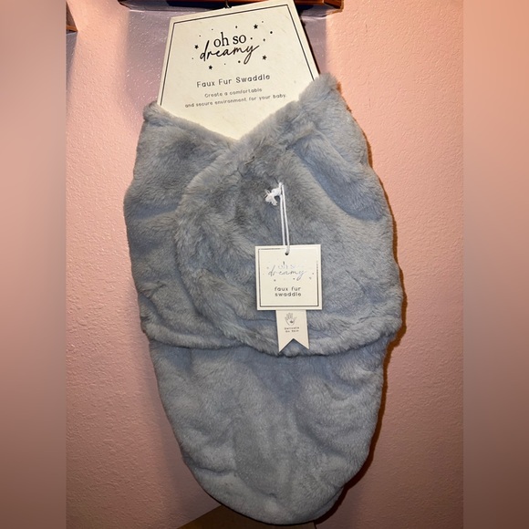 Faux fur swaddle - Picture 1 of 2